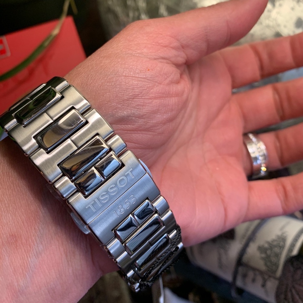 Authentic TISSOT T02 31mm stainless steel mother of Pearl watch - Picture 2 of 11